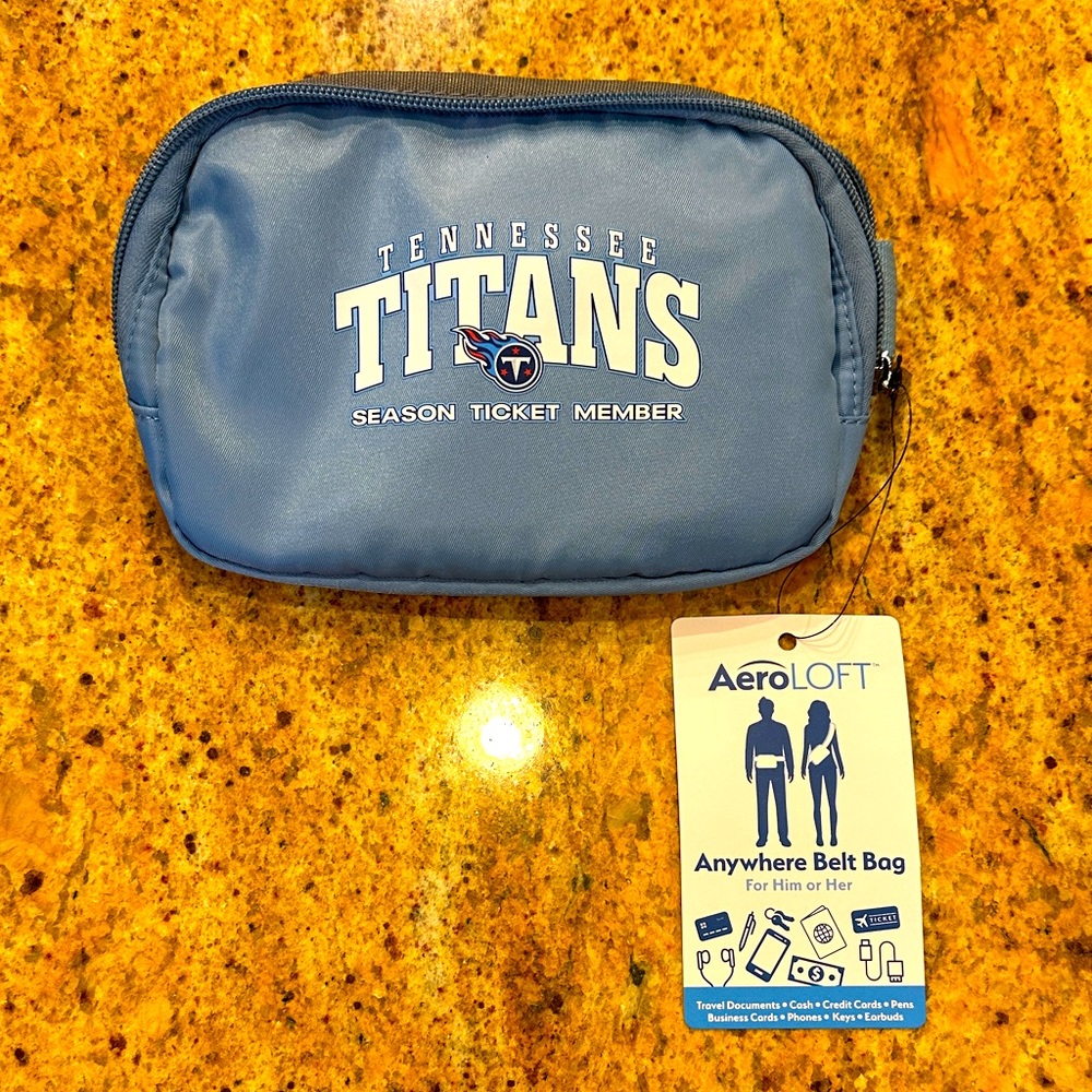 NWT 🏈 AEROLOFT TITANS LOGO ANYWHERE UNISEX BELT BAG WITH ADJUSTABLE STRAP